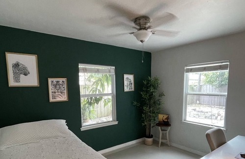 Citrus Isles Alquiler De Eote | Gated & fully private house w/ backyard keys bar
