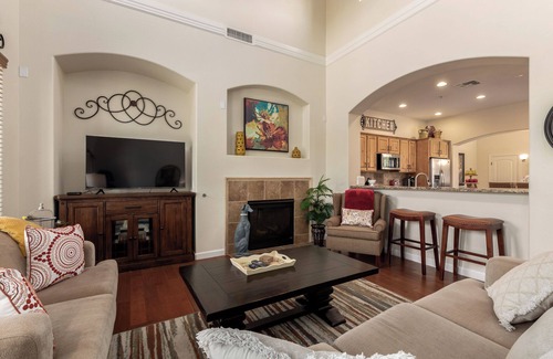 Talon Retreat Casa | Gated Grayhawk | No Steps w/ 2 Car Garage Golfers