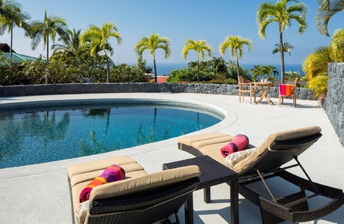 Kahaluu-Keauhou Casa | Gated Keauhou Estates 5 dormitorios con vistas al mar y la piscina!