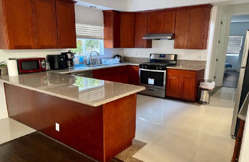 El Monte Casa | Gated Large 4BD3BA Perfect for the Entire Family