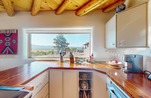 Taos Casa | Gated mountain-view gem with tennis, labyrinth, rooftop bar, private hot tub