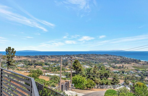 Western Malibu Casa | Gated Ocean View Horizon Hills Estate with Pool, Spa & Panoramic Roof Deck!