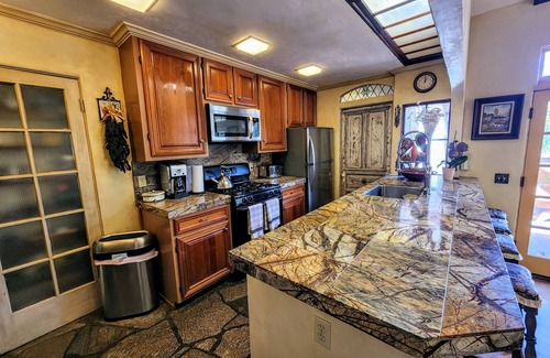 Carmel Highlands Villa | GATED, PRIVADO, UN ACRE POR EL MAR