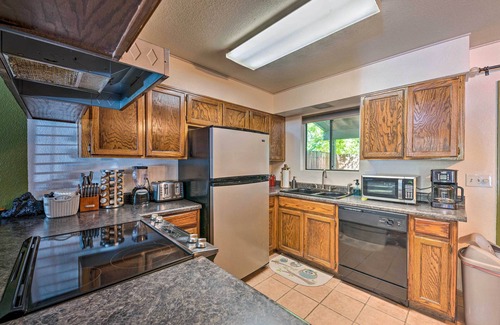 Pinetop Apartamento | Pinetop Townhome in Gated Resort w/ Pool & Spa!