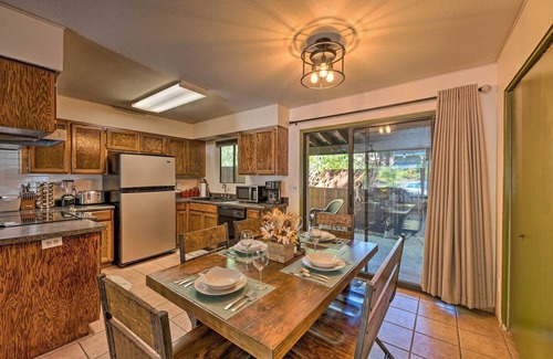 Pinetop Apartamento | Pinetop Townhome in Gated Resort w/ Pool & Spa!