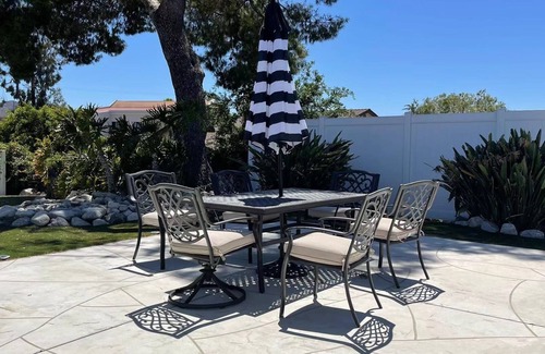 Thousand Oaks Villa | Gated villa with large size pool and open area