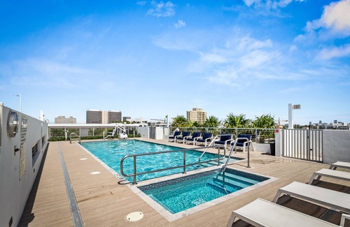 Bay Harbor Islands Apartamento | Gateway 2BR Apt★Rooftop Pool★Perfect For Families