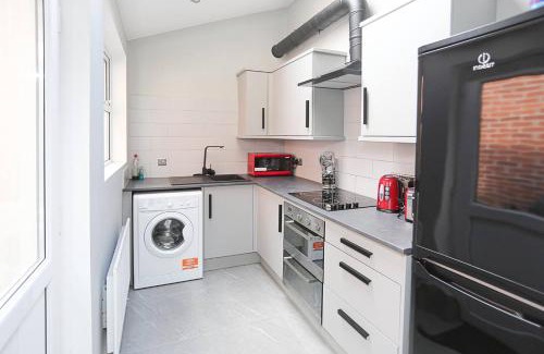 Belfast Casa | Gateway Abode Near City Centre W Street Parking