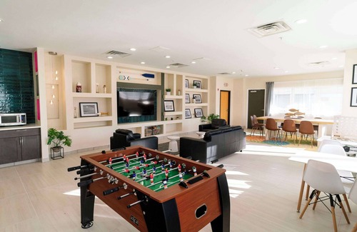 Ocean City Hotel | Gateway Hotel & Suites Ocean City, Ascend Hotel Collection