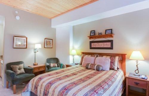 Mountain House Hotel | Gateway Studio Getaway