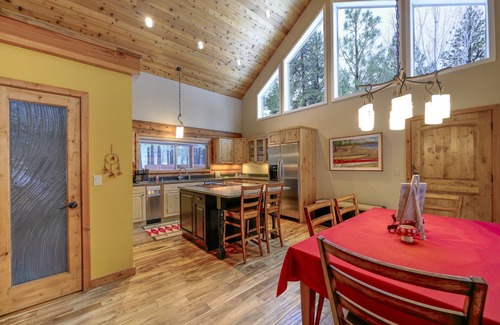 Sisters Cabina | Gateway to Ponderosa Pines-Sisters OR Cabin+Casita