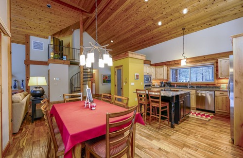 Sisters Cabina | Gateway to Ponderosa Pines-Sisters OR Cabin+Casita