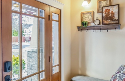 Mountain View District Casa | Gather! A Welcoming Home - King Beds - Pool Table!