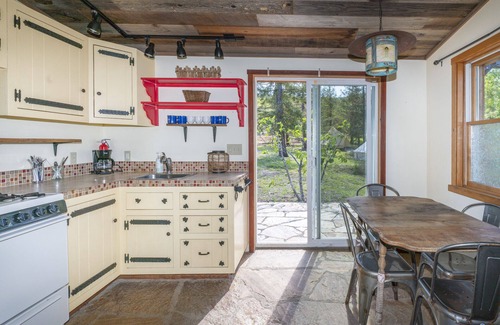 Hopland Casa | Gather, Connect, Play : Private Nature Retreat