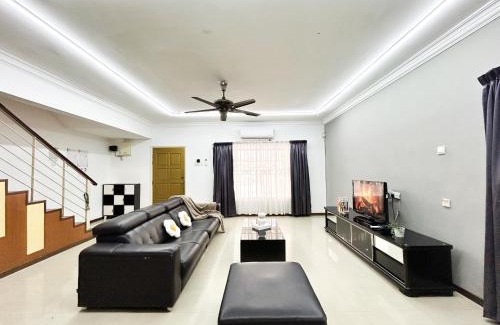 Kuala Lumpur Villa | Gathering Corner House with 6 Rooms upto 16Pax by Manhattan Group