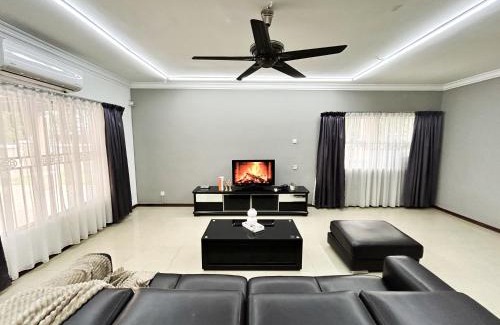 Kuala Lumpur Villa | Gathering Corner House with 6 Rooms upto 16Pax by Manhattan Group