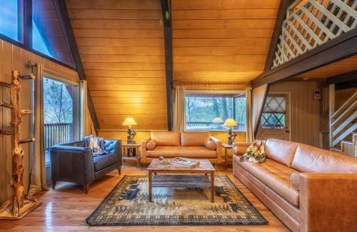 Chalet Village Chalet De Esquí | Gatlinburg Cabin With Breathtaking Views, Hot Tub, Sauna, 10 min to downtown and National Park