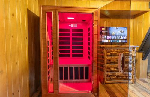 Chalet Village Chalet De Esquí | Gatlinburg Cabin With Breathtaking Views, Hot Tub, Sauna, 10 min to downtown and National Park