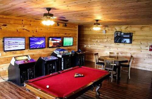 Pittman Center Casa | Gatlinburg Mansion Cabin