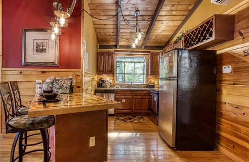 Chalet Village Cabina | Gatlinburg Views A Unique Cabin Mountain Views Expansive Decks Adjacent To Gatlinburg & Ski Lodge 1 Bedroom Cabin by RedAwning