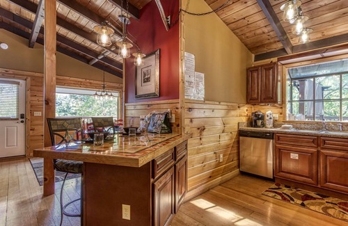 Chalet Village Cabina | Gatlinburg Views A Unique Cabin Mountain Views Expansive Decks Adjacent To Gatlinburg & Ski Lodge 1 Bedroom Cabin by RedAwning