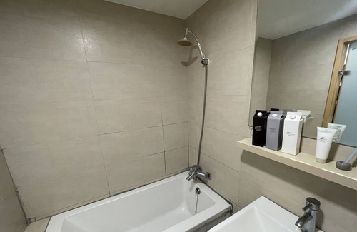 Xinyi Apartamento | Gatsby apt｜Taipei 101｜Hanging garden ｜night market｜MRT｜Gym with Pool