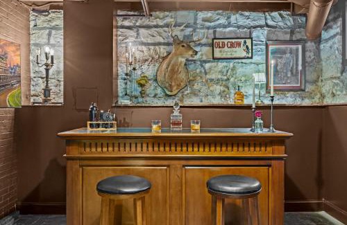 Cherokee Triangle Casa | Gatsby Estate Luxe 7BR Retreat with Game Room