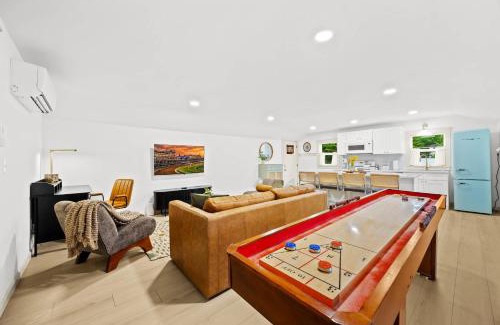 Cherokee Triangle Casa | Gatsby House Mansion w Game Lounge & Hot Tub