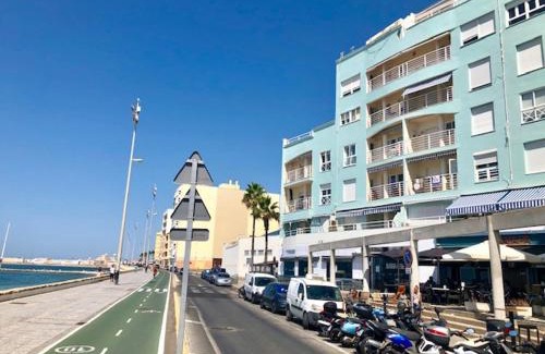 Cádiz Apartamento | GATU PREMIUM Villa Isabel TERRAZA,PARKING,1ºLINEA PLAYA,WIFI,VISTA AL MAR