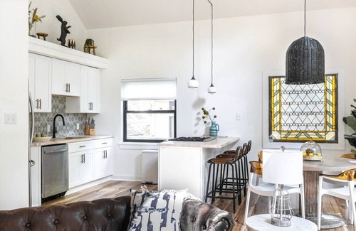 Inman Park Apartamento | This duplex is a 3 bedroom(s), 1 bathrooms, located in Atlanta, GA.