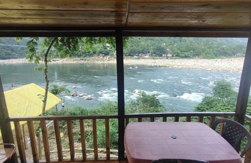 Laitmawsiang Cabaña | Gawooh Adventure Homestay. Dawki River also known as the cleanest river in Asia.