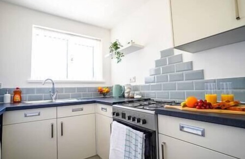 Doncaster Apartamento | Gayton Apt-2Bdrm-Spacious-Parking-Kitchen-A1M/M18