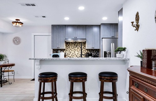Live Oak Casa | Gazebo - A Birdy Vacation Rental