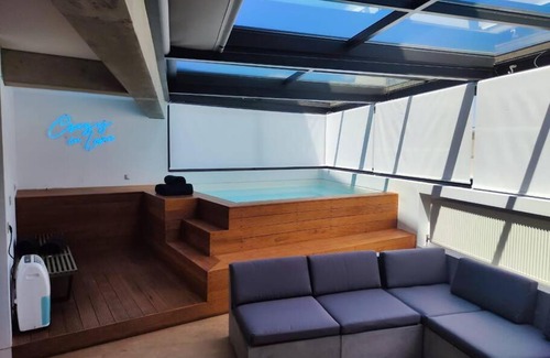 Athens City Centre Apartamento | Gazi pool house