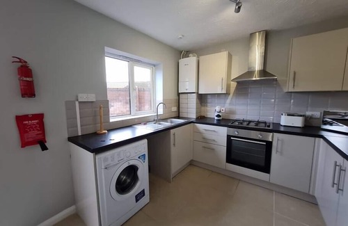 Merthyr Tydfil Casa | 3 Bed house with Garage Nr BPW & Brecon Beacons