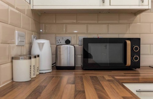 Neath Apartamento | Fully Equipped Kitchen, Double room