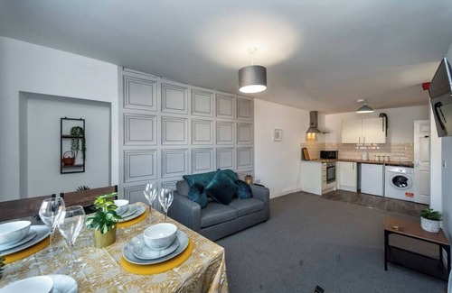 Neath Apartamento | Fully Equipped Kitchen, Double room