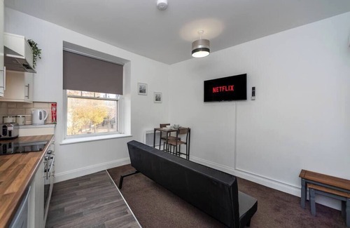 Neath Apartamento | Fully Equipped Kitchen, Double room