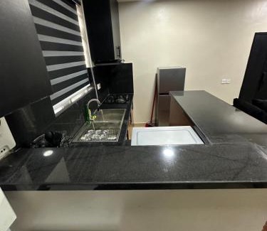 Yaba Apartamento | Gbade's Condo F18