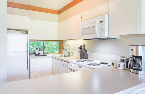 Black Butte Ranch Condominio | GC094 | Rare Spring Availability! Condo on Big Meadow's 18th Fairway.