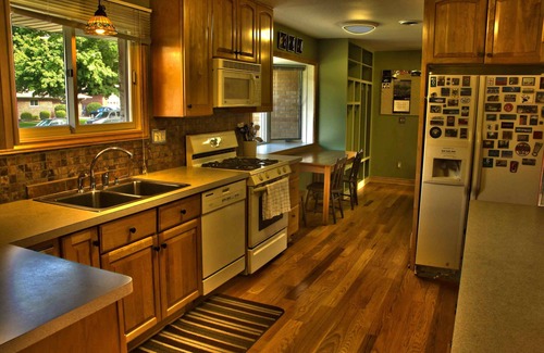 Ann Arbor Casa | Casa Geaux! .75 millas a pie de Big House. W / BBall Court