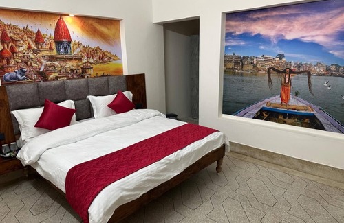 Varanasi Hotel | Geetatri Luxury Homestay