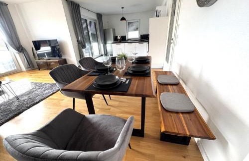 Unteraurach Apartamento | Gehobenes Wohnen mit Balkon, Parkplatz und keine 10 Minuten in die City