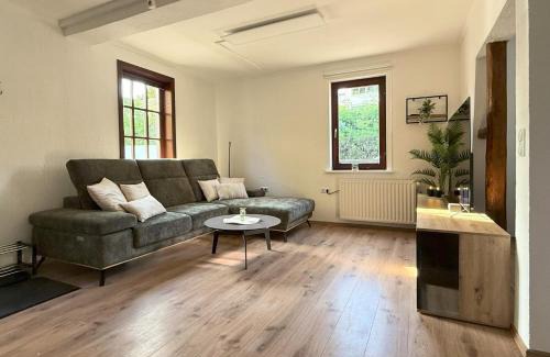 Hutzdorf Apartamento | Gemütlich, OLED-TV & XXL-Küche, familienfreundlich