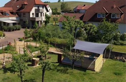 Nordheim a. Main Apartamento | Gemütliche 70qm Ferienwohnung mit Balkon, kostenfreies Parken und WLAN, Frühstücksbuffet, voll ausgestattete Küche