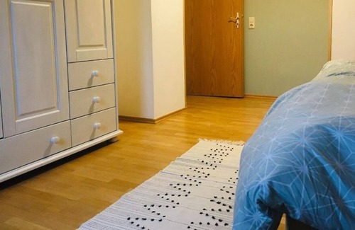 Staffelstein Apartamento | Gemütliche Dachgeschosswohnung für bis zu 4 Personen mit Voll Ausgestatteter Küche