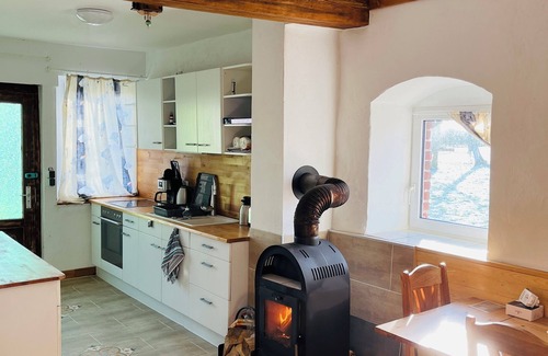 Liepen Apartamento | Gemütliche Ferienwohnung mit Kaminofen, Renoviert+rustikal
