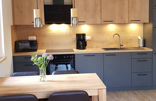 Kiefersfelden Apartamento | Gemütliche Ferienwohnung im Modernen Alpenstil mit Blick auf Kaisergebirge