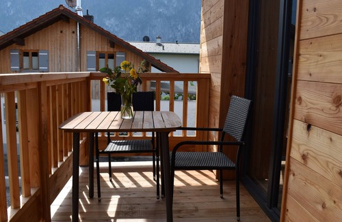Kiefersfelden Apartamento | Gemütliche Ferienwohnung im Modernen Alpenstil mit Blick auf Kaisergebirge