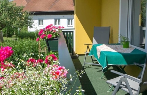 Waldmuenchen Apartamento | Acogedor apartamento (110m2) con balcón y estufa de azulejos.